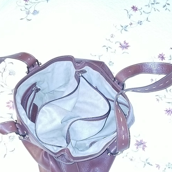 Gently used leather purse - Picture 3 of 6